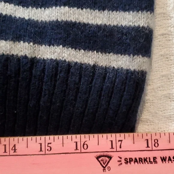 A.E. 🦅 Soft Navy blue & light grey sweater - Picture 5 of 6